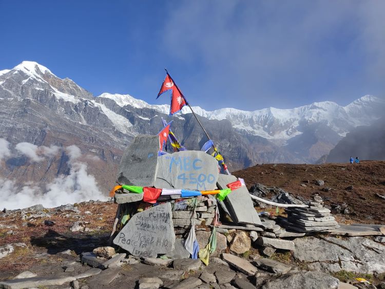 Hiking Mardi Himal