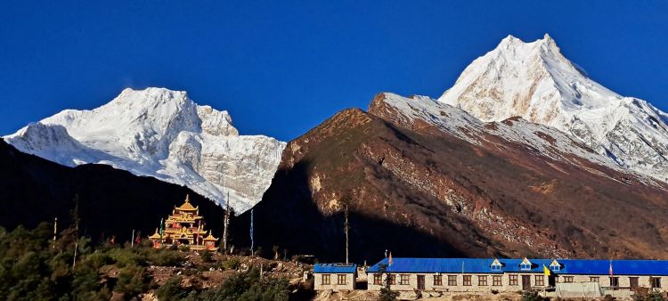 manaslu circuit top longest treks nepal